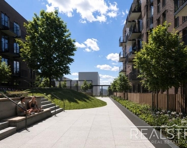 150 Noll St - Photo Thumbnail 9