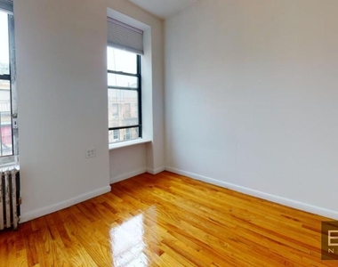 East 10th Street - Photo Thumbnail 8