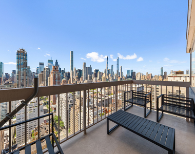 200 E 69th St - Photo Thumbnail 1