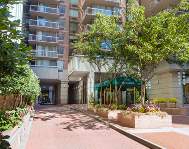 235 E 40th St - Photo Thumbnail 15