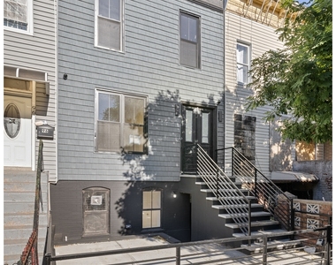 94 E 31st St - Photo Thumbnail 8