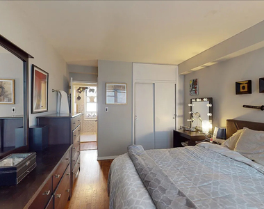 East 58th Street - Photo Thumbnail 2