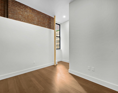 Madison Avenue - Photo Thumbnail 5