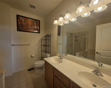 913 Hawthorn Way - Photo Thumbnail 16