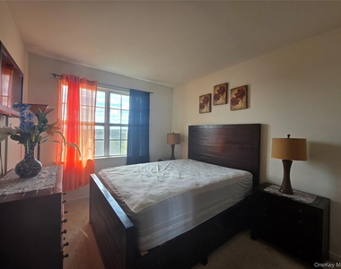 913 Hawthorn Way - Photo Thumbnail 12