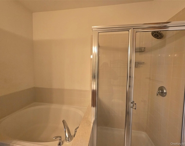 913 Hawthorn Way - Photo Thumbnail 17