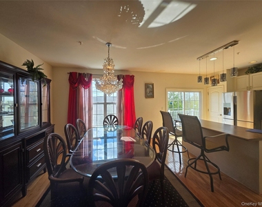 913 Hawthorn Way - Photo Thumbnail 4