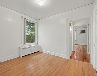 242 Mayflower Avenue - Photo Thumbnail 9