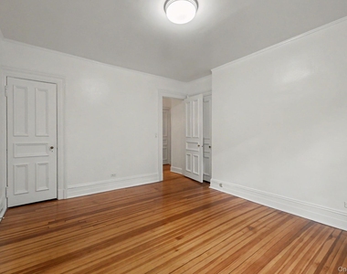 242 Mayflower Avenue - Photo Thumbnail 7