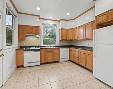 242 Mayflower Avenue - Photo Thumbnail 2