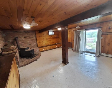 469 Hillside Road - Photo Thumbnail 2