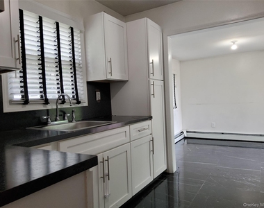 469 Hillside Road - Photo Thumbnail 14