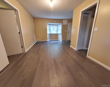 469 Hillside Road - Photo Thumbnail 4