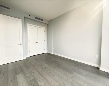 134-11 Franklin Avenue - Photo Thumbnail 13