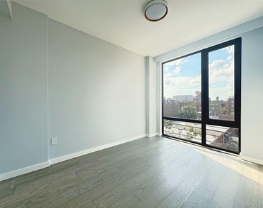 134-11 Franklin Avenue - Photo Thumbnail 12