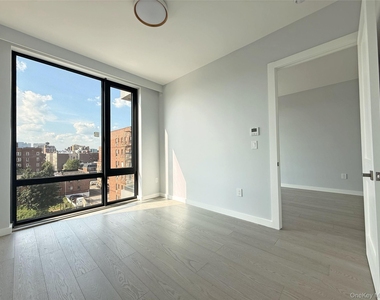 134-11 Franklin Avenue - Photo Thumbnail 16