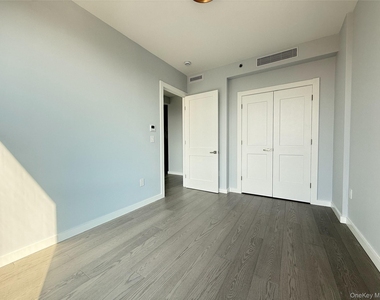 134-11 Franklin Avenue - Photo Thumbnail 14