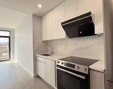 134-11 Franklin Avenue - Photo Thumbnail 18