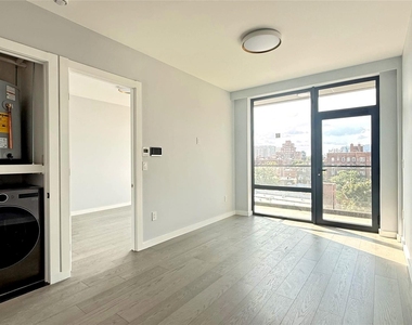 134-11 Franklin Avenue - Photo Thumbnail 6