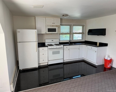 260 Toronto Avenue - Photo Thumbnail 1