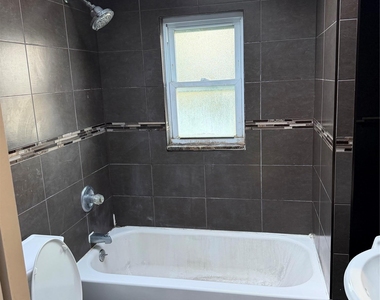 260 Toronto Avenue - Photo Thumbnail 3