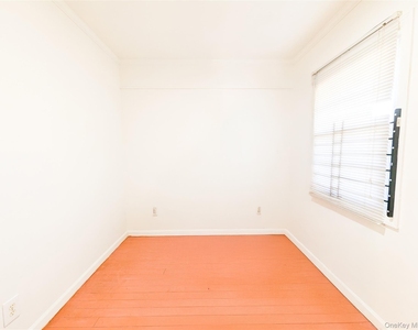 806 Oliver Avenue - Photo Thumbnail 6