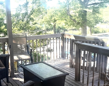 906 Park Court - Photo Thumbnail 15