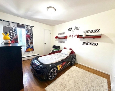 906 Park Court - Photo Thumbnail 11
