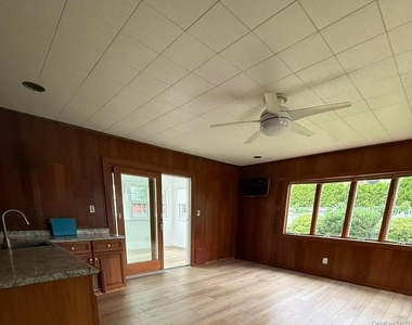 60 Highland Place - Photo Thumbnail 2