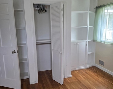 1396 Illinois Avenue - Photo Thumbnail 12