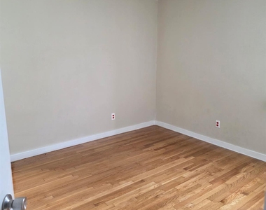 1396 Illinois Avenue - Photo Thumbnail 13