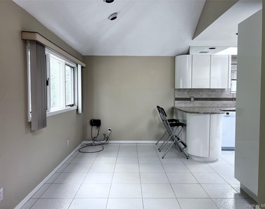 5710 253rd Street - Photo Thumbnail 2