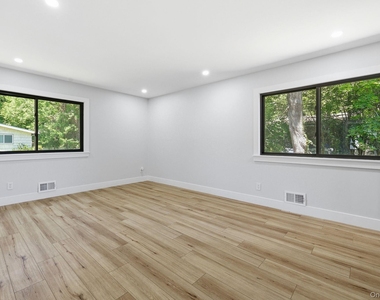 7 Brookdell Drive - Photo Thumbnail 15