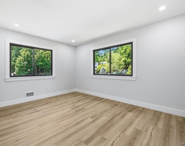 7 Brookdell Drive - Photo Thumbnail 16