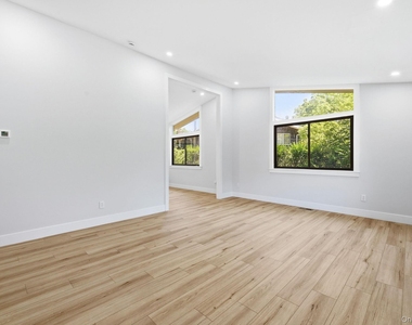 7 Brookdell Drive - Photo Thumbnail 8