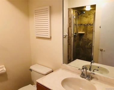957a Heritage Hills Drive - Photo Thumbnail 8