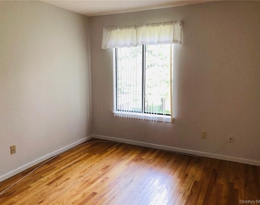 957a Heritage Hills Drive - Photo Thumbnail 7