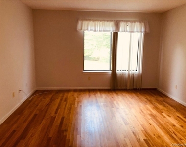 957a Heritage Hills Drive - Photo Thumbnail 5