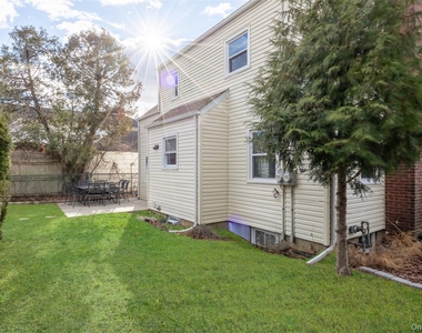 152 Charles Street - Photo Thumbnail 15