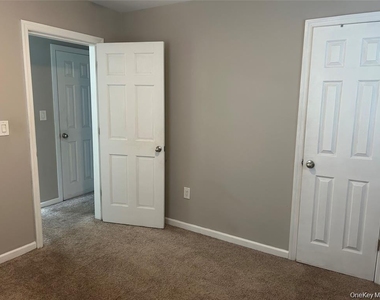 248-15 89th Avenue - Photo Thumbnail 8