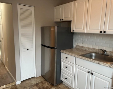 248-15 89th Avenue - Photo Thumbnail 4