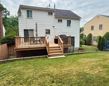 18 Coralyn Avenue - Photo Thumbnail 6