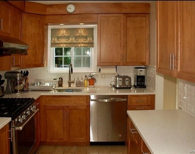 18 Coralyn Avenue - Photo Thumbnail 1
