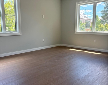 109 Palisade Street - Photo Thumbnail 10