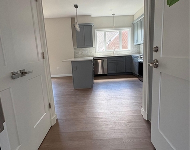 109 Palisade Street - Photo Thumbnail 3