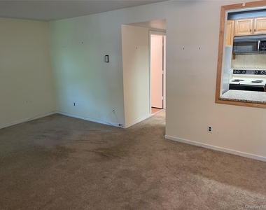 10 Wild Oaks Road - Photo Thumbnail 8