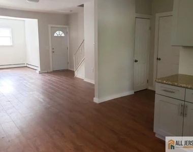 62 Washburn Avenue - Photo Thumbnail 4