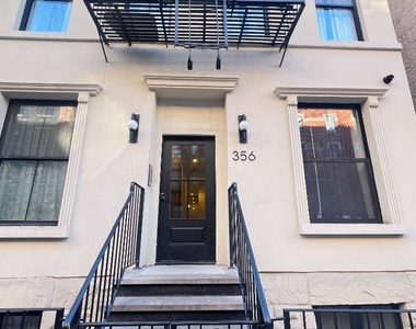 356 W 48th Street - Photo Thumbnail 2