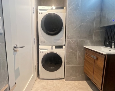 356 W 48th Street - Photo Thumbnail 8