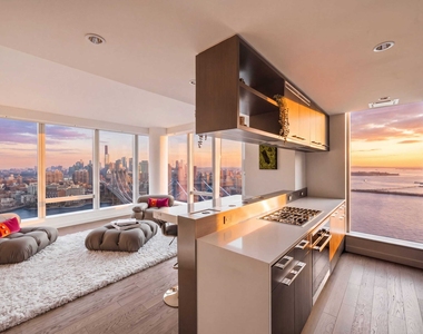 252 South Street - Photo Thumbnail 6